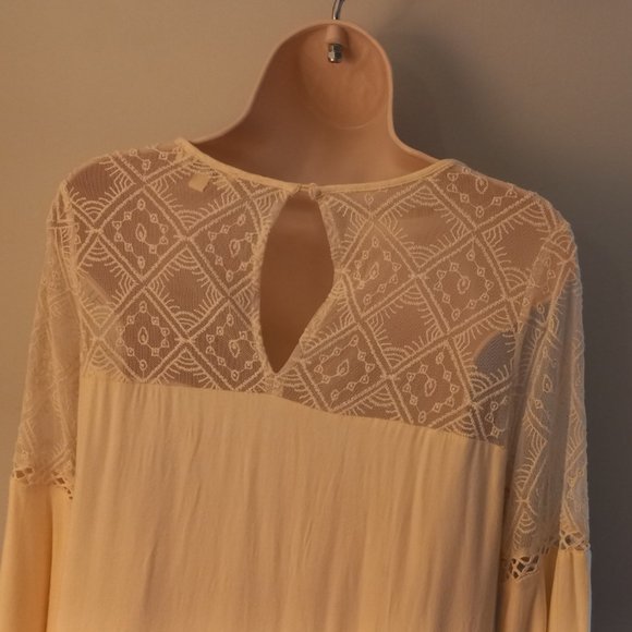 BOHO Long Bell Sleeve & Lace Shoulder - Picture 5 of 8
